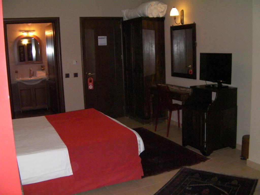Pandion Luxury Boutique Hotel & Suites With Spa Neochóri Eksteriør billede