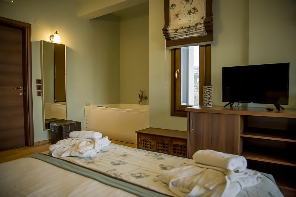 Pandion Luxury Boutique Hotel & Suites With Spa Neochóri Eksteriør billede